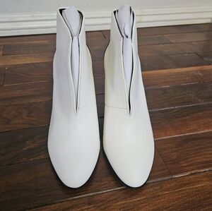 Brand New Tahari Boots